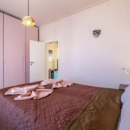 Aristocratic Place, Location Apartment *