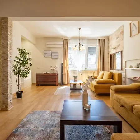 Aristocratic Place, Location Apartment *